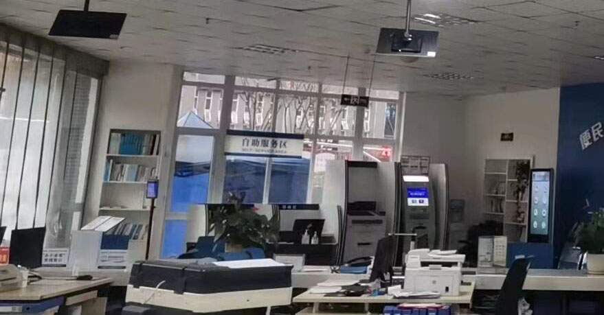 雅安市雨城區(qū)清江街辦事處排隊系統(tǒng)上線投入使用。效果圖